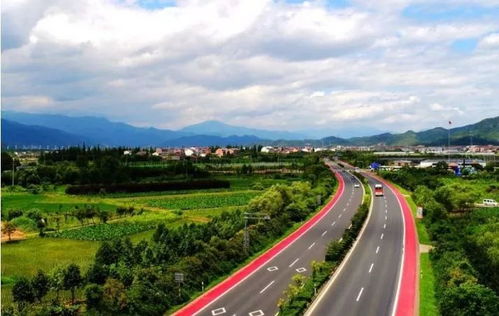 中國絕美彩色公路大盤點 特色各異，驚艷四方，隧道奇觀更添魅力